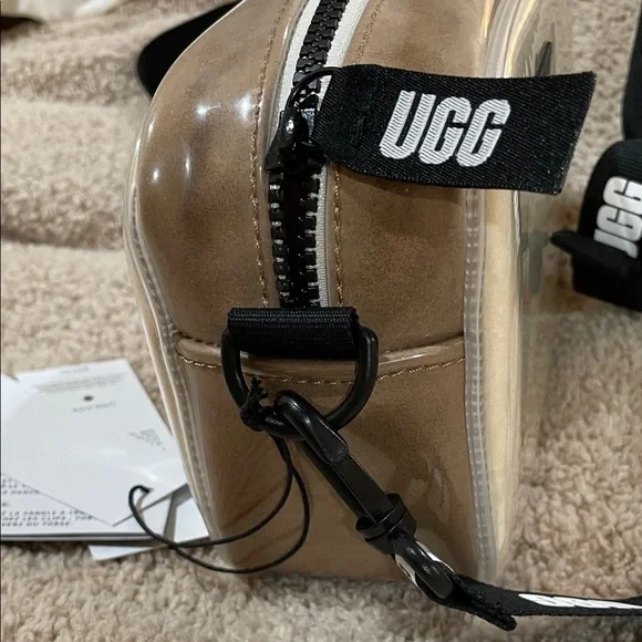 UGG NWT Cream Shearling Crossbody Bag with Black Strap and Ugg Storage Bag - Picture 6 of 8